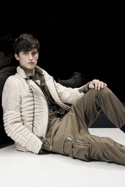 Look 13